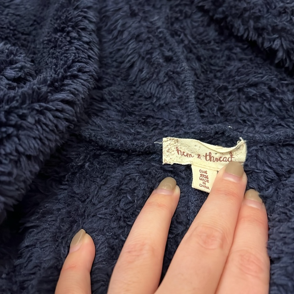 Hive & Thread Plush Sherpa Blanket Cardigan - Picture 5 of 6